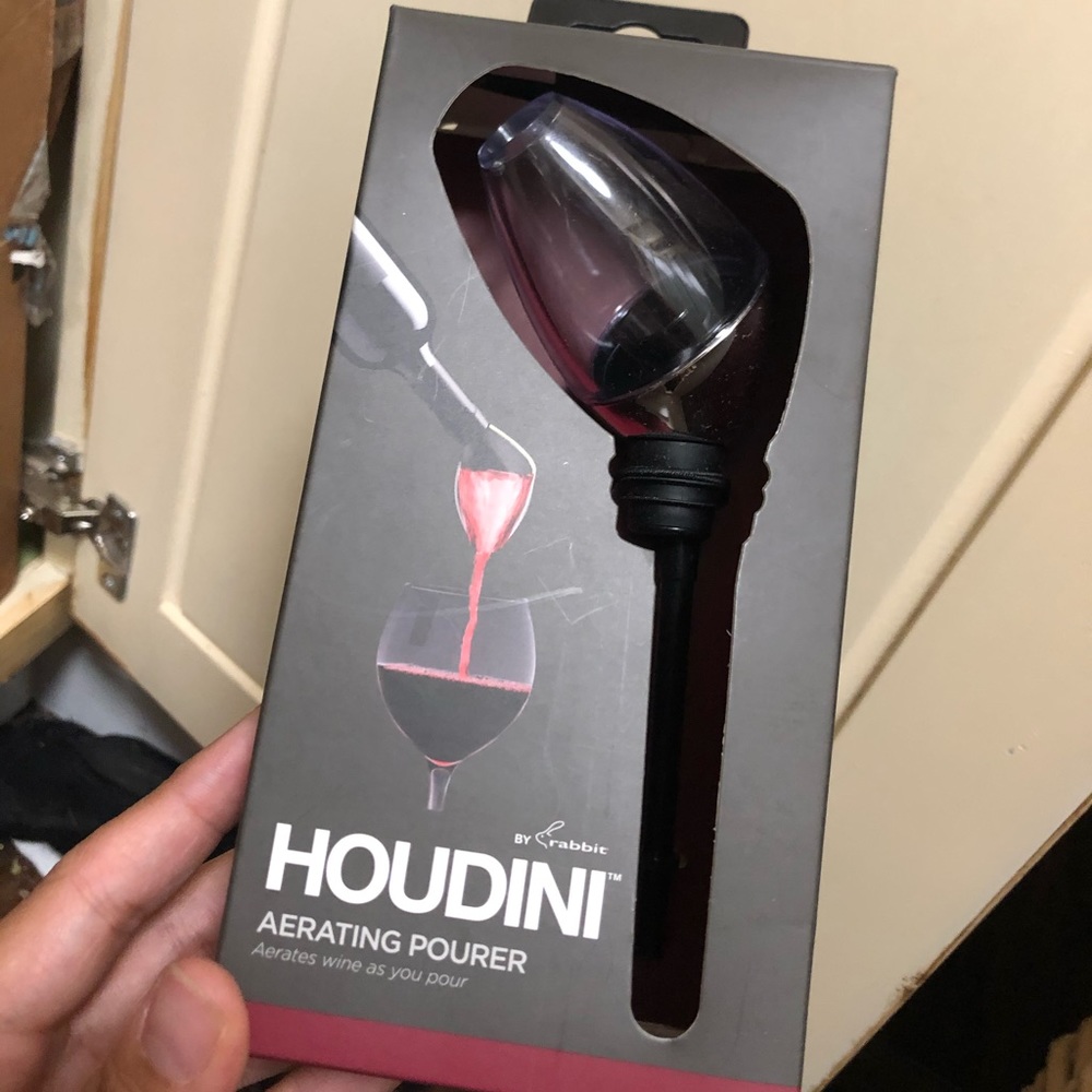 Aerating pourer - wine